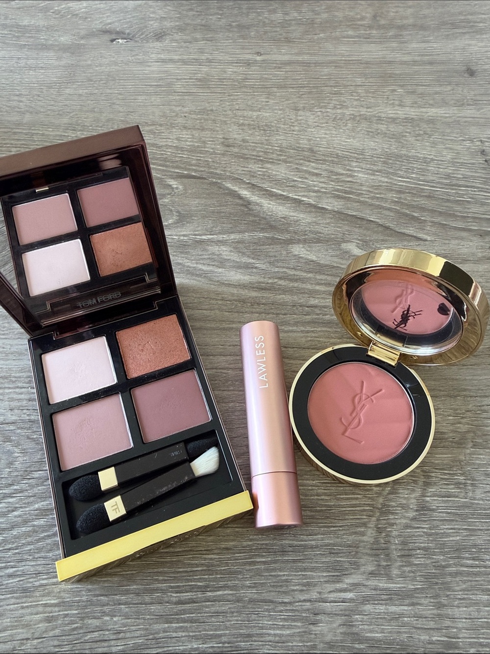 Tom Ford Pink Eyeshadow 31 Sous de Sable Lawless lip Sweetie YSL blush 23